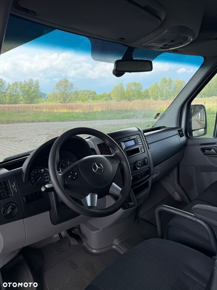 Mercedes-Benz Sprinter - 12