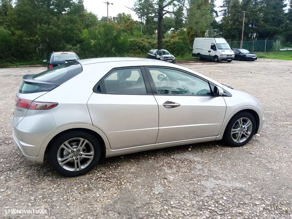 Honda Civic 1.4 i-VTEC Sport - 4