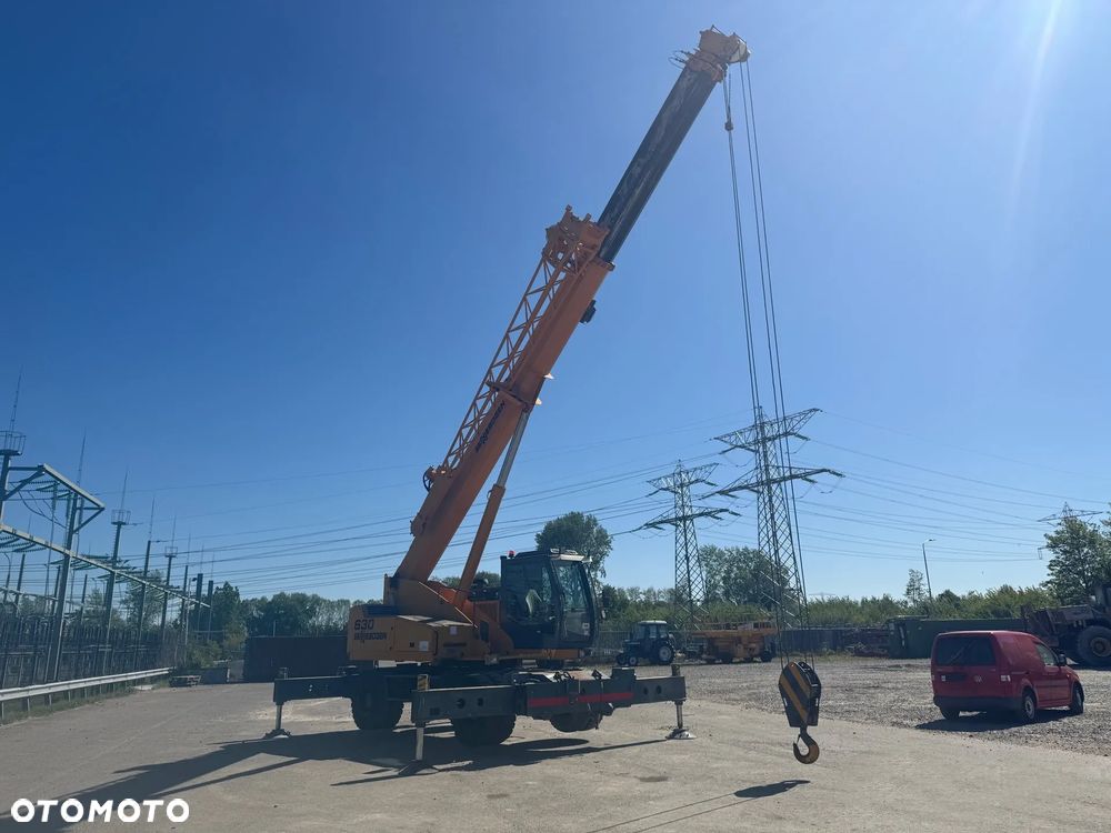 Sennebogen 630 Dźwig terenowo-szosowy / Zasięg 30 m / Udźwig 30 t / 4 szt - 4