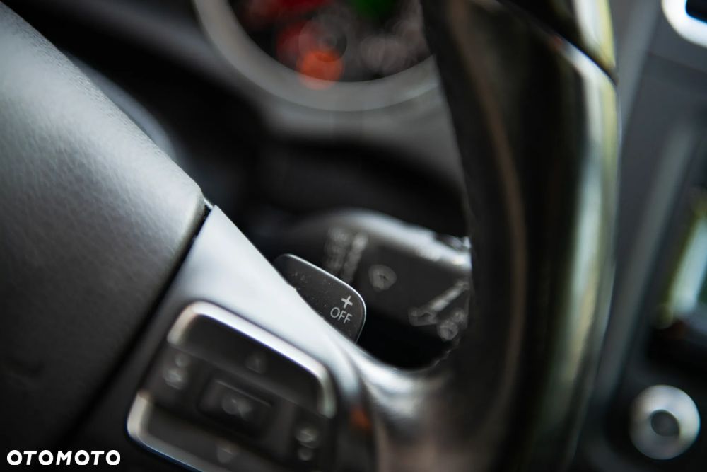 Volkswagen Golf 1.6 TDI BlueMotion Technology DSG Comfortline - 33