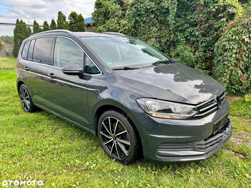 Volkswagen Touran - 1