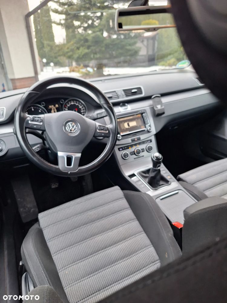 Volkswagen Passat Variant 2.0 TDI BlueMotion Technology Comfortline - 24