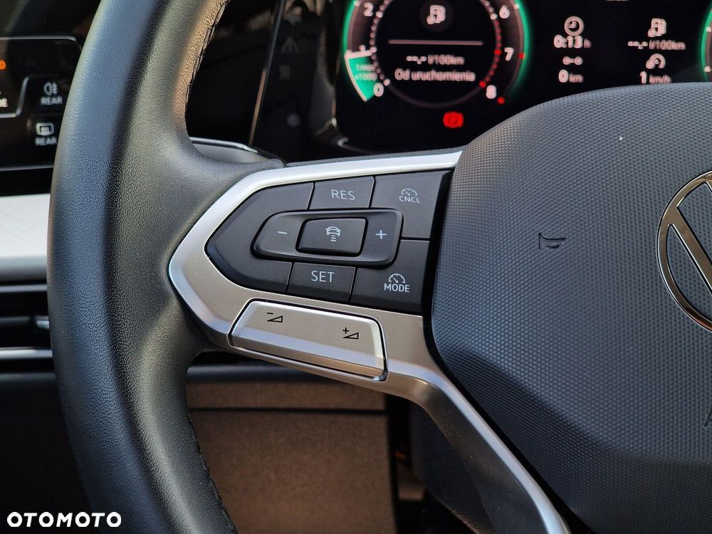 Volkswagen Golf VIII 1.5 TSI Life - 29