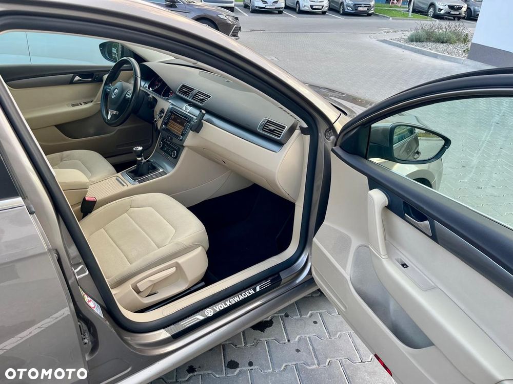 Volkswagen Passat Variant 2.0 TDI BlueMotion Technology Highline - 14