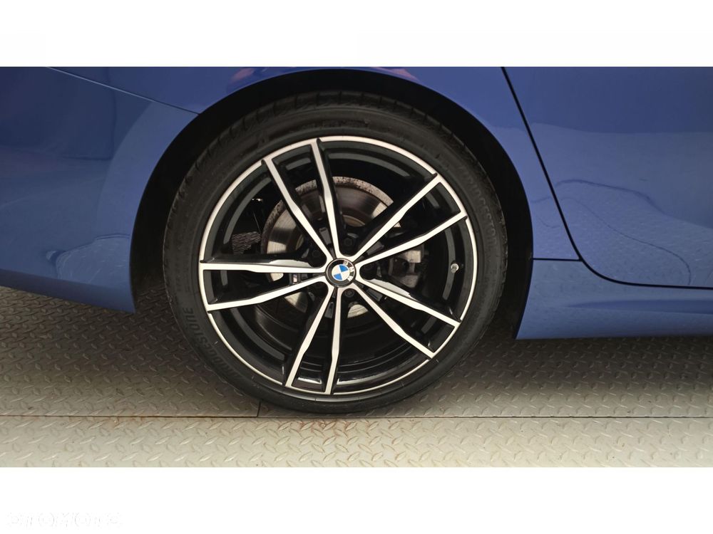 BMW Seria 3 320d xDrive M Sport - 25