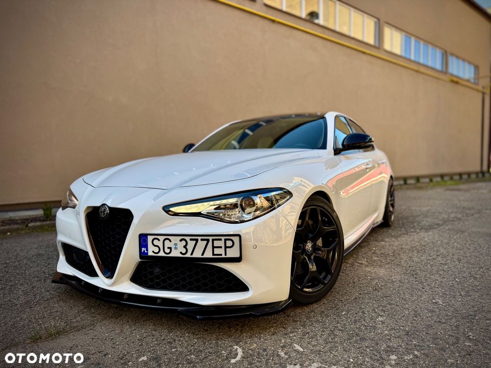 Alfa Romeo Giulia - 1