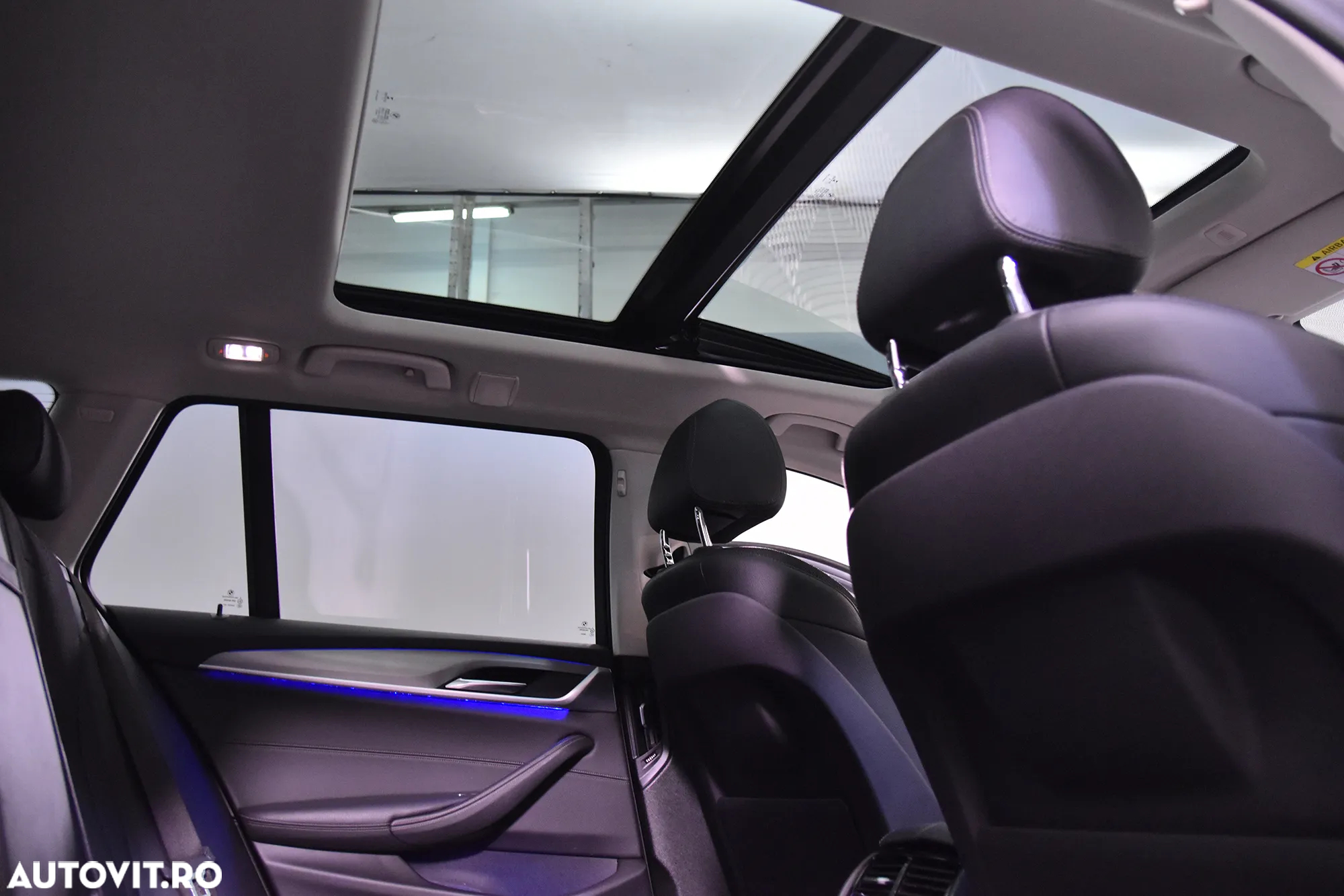 BMW Seria 5 525d Touring Aut. Sport Line - 24