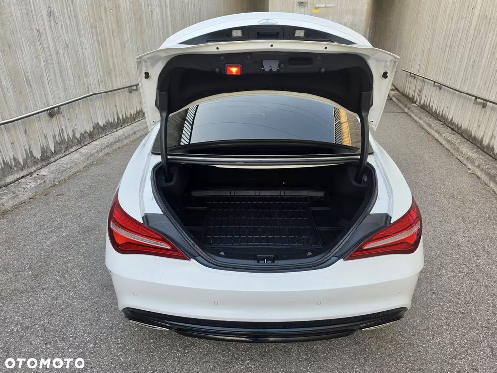 Mercedes-Benz CLA 220 4Matic 7G-DCT AMG Line - 18