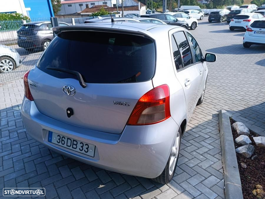 Toyota Auris 1.4 D-4D - 3