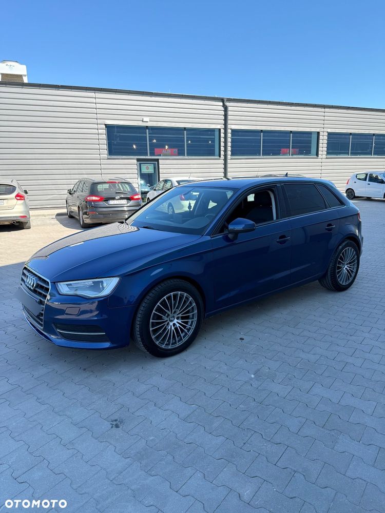 Audi A3 Sportback 2.0 TDI Ambiente - 2