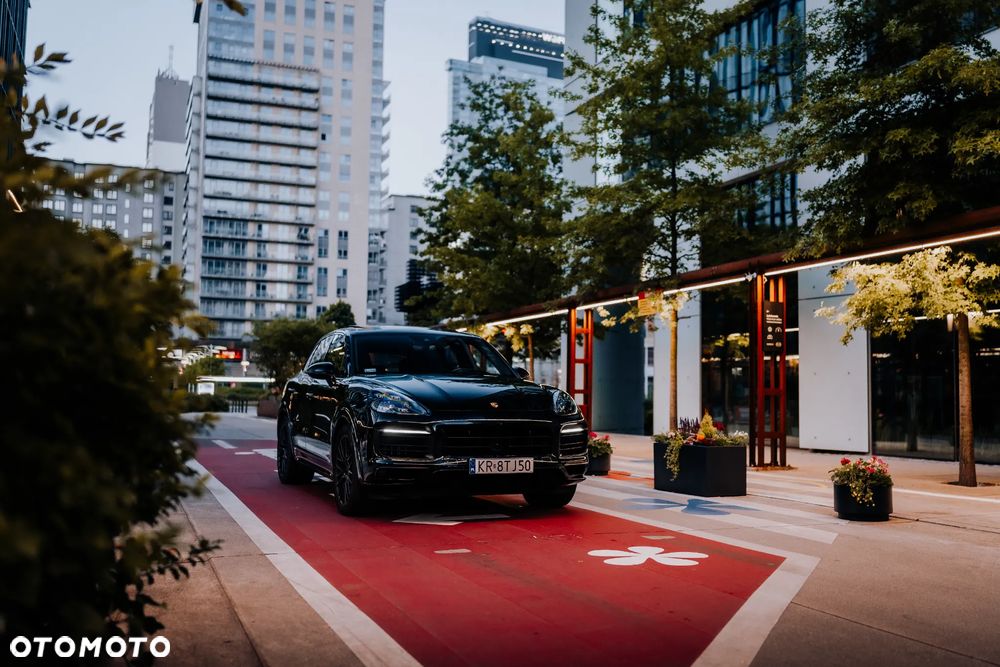 Porsche Cayenne GTS - 32