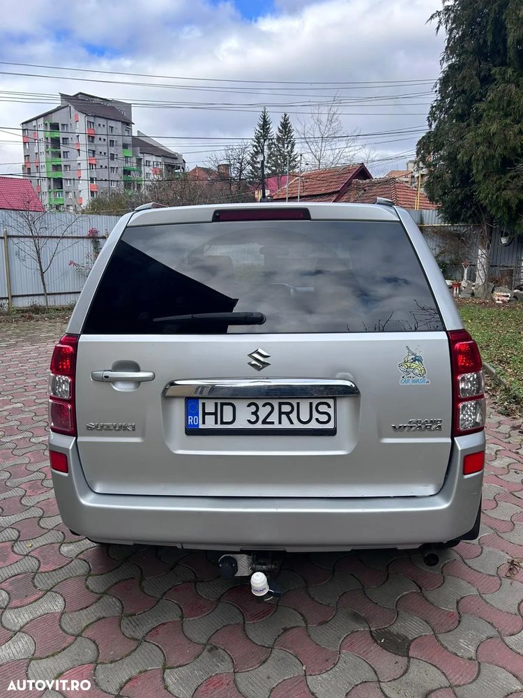 Suzuki Grand Vitara 2.4i JLX - 9