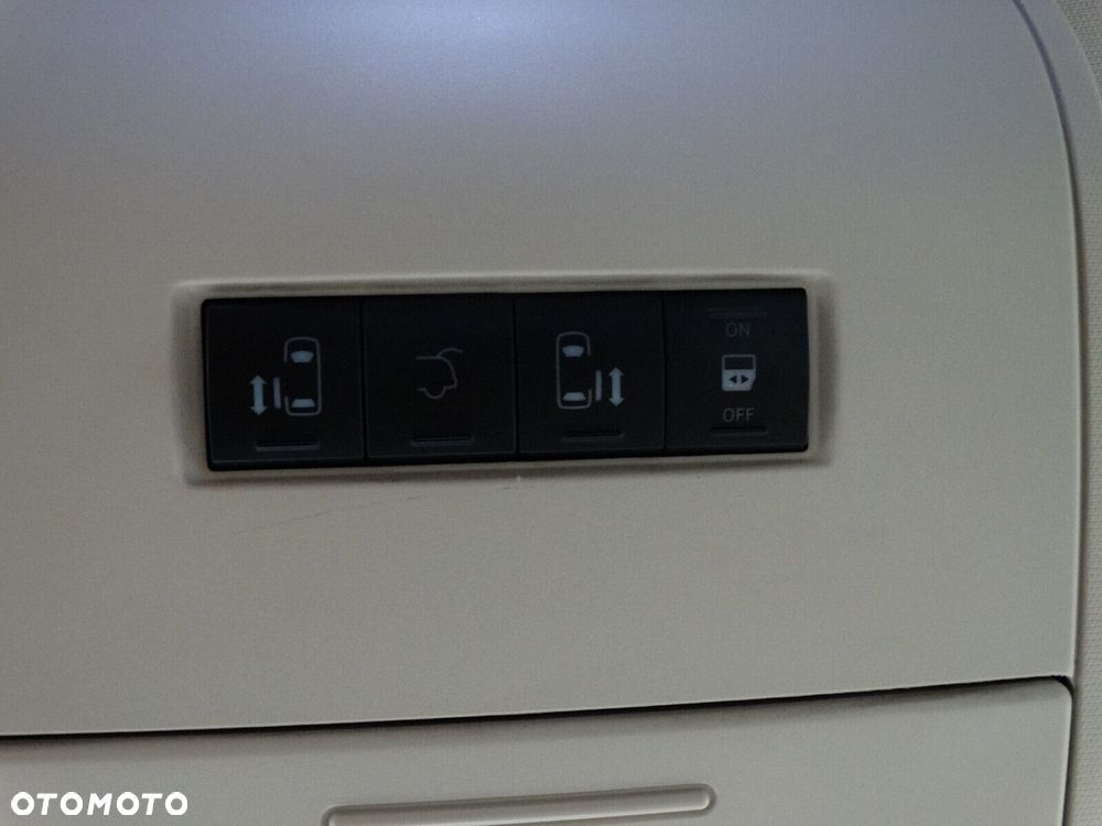 Chrysler Grand Voyager - 33