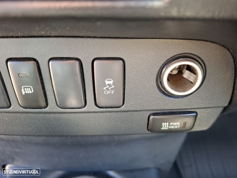 Toyota Hilux 2.5 D-4D 4WD CS CM+AC - 23