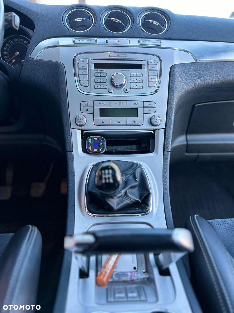 Ford S-Max - 15