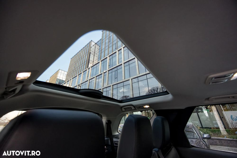 Land Rover Discovery 3.0 L TD6 HSE Luxury - 34