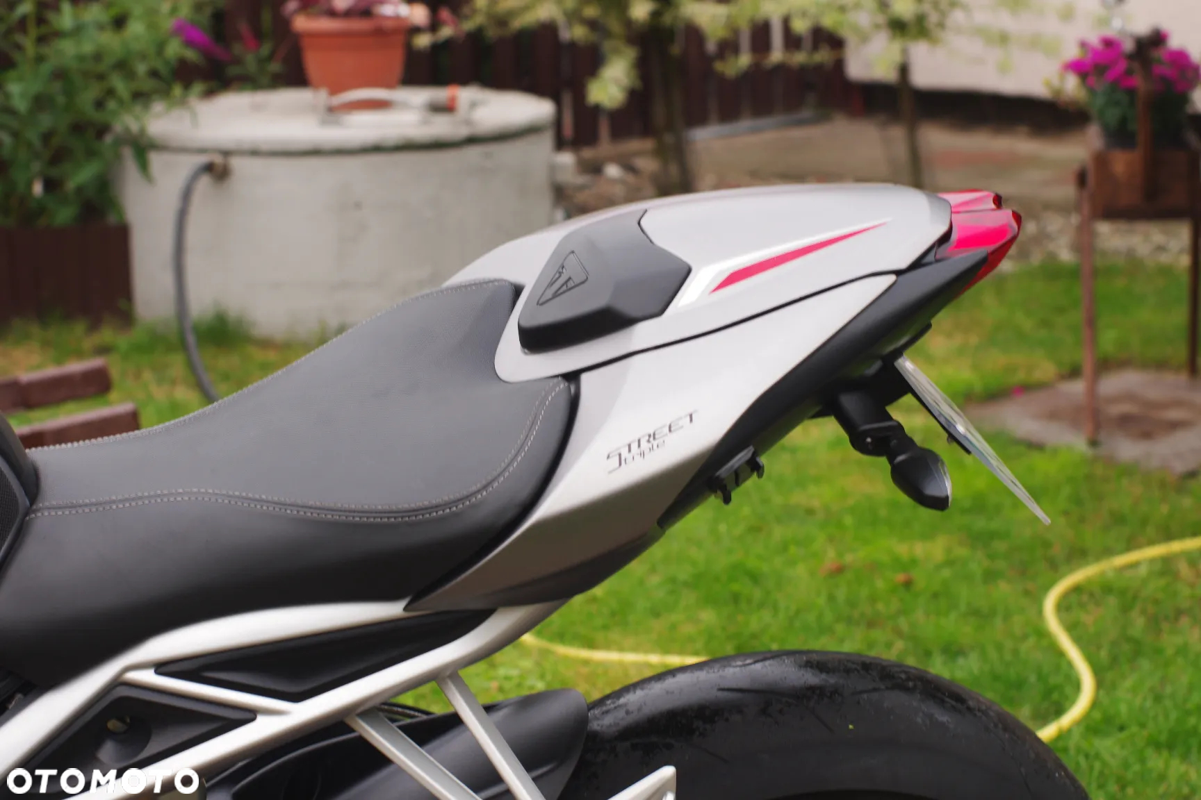 Triumph Street Triple - 27