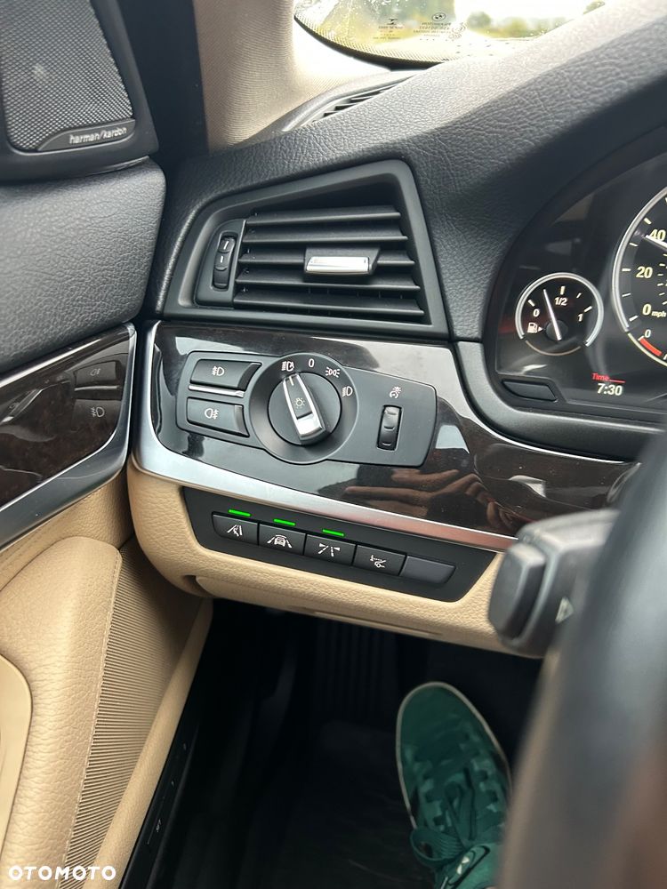 BMW Seria 5 535i xDrive Sport-Aut Luxury Line - 13