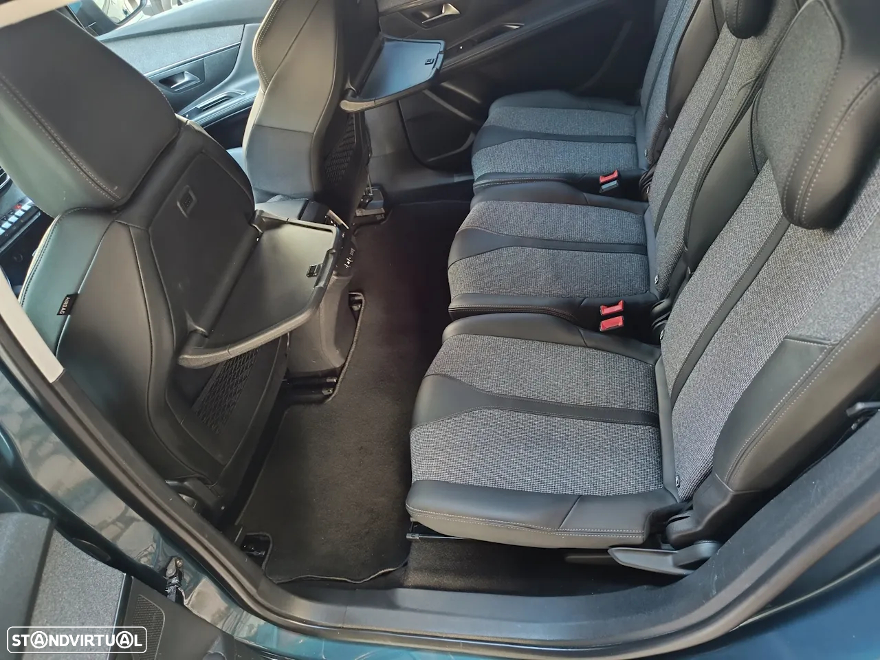 Peugeot 5008 1.2 PureTech Allure EAT8 - 16