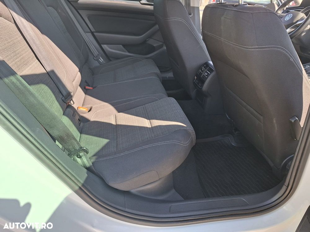 Volkswagen Passat 2.0 TDI SCR DSG Elegance - 7