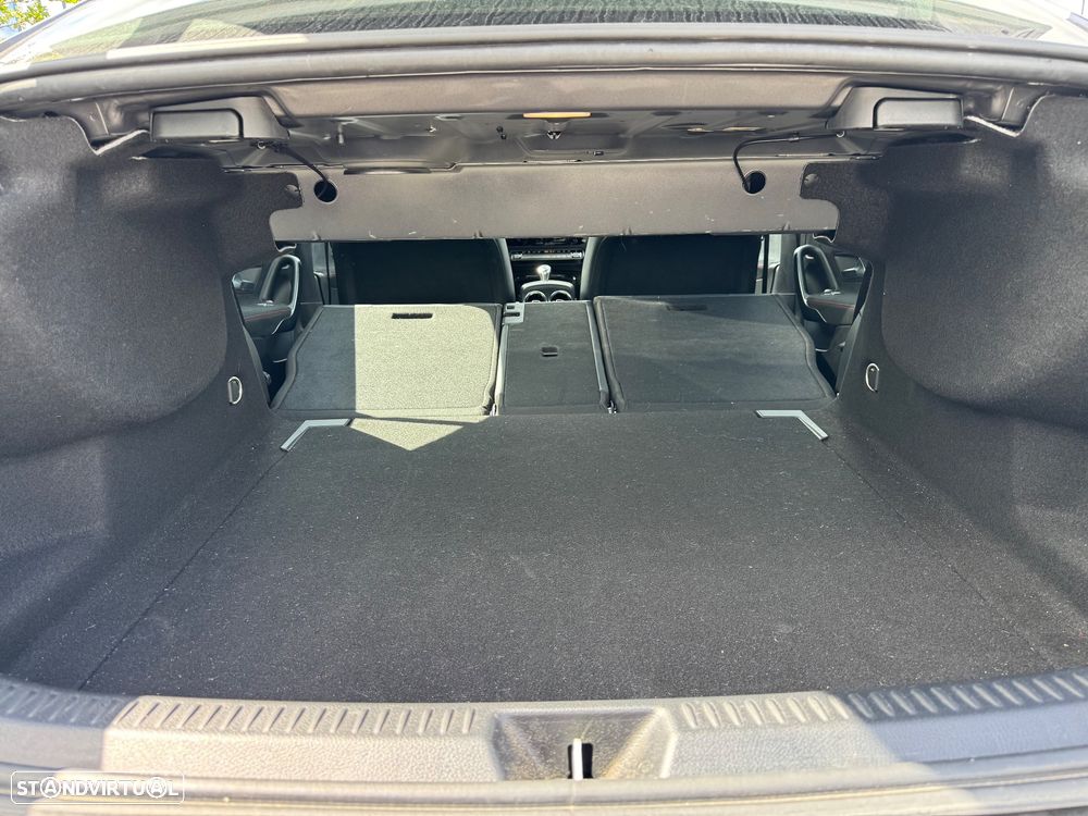Mercedes-Benz A 200 Limousine AMG Line - 41