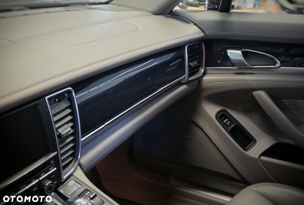 Porsche Panamera 4S PDK - 28