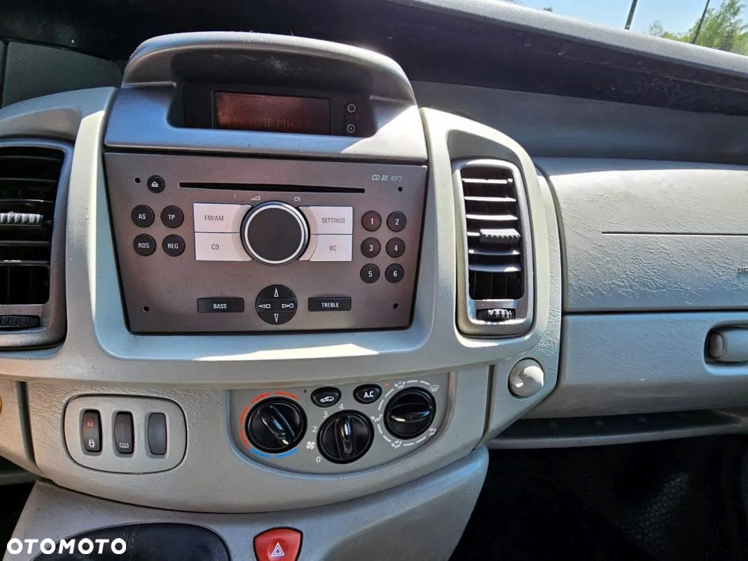 Opel Vivaro - 18