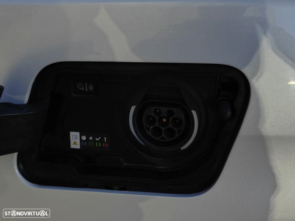 Peugeot 3008 1.6 Hybrid4 GT Line e-EAT8 - 13