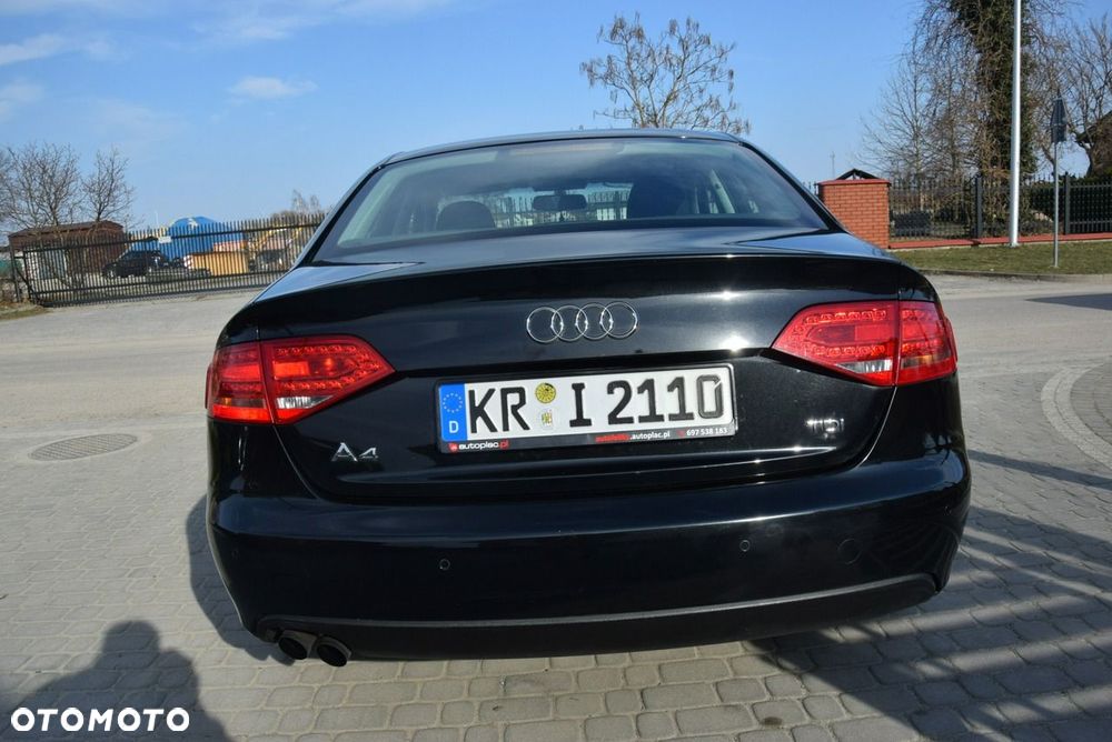 Audi A4 Limousine - 12