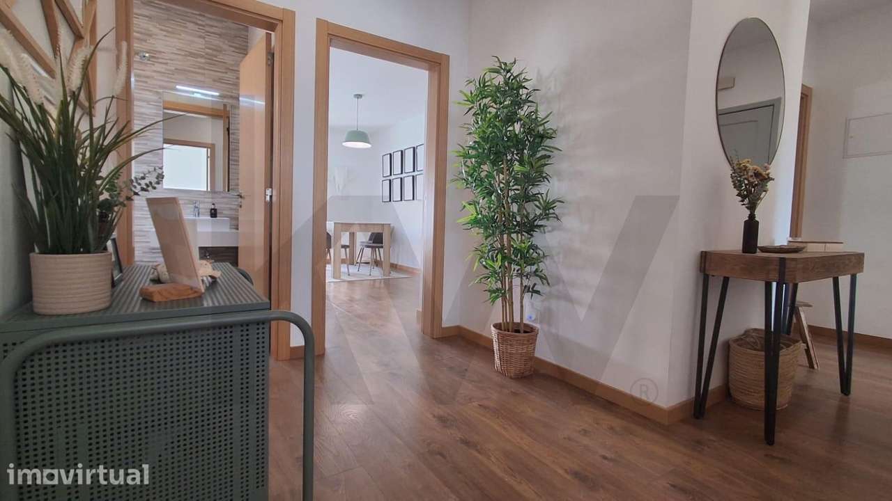 Apartamento T3 Renovado | Estacionamento privativo | Centro da vila | - Grande imagem: 2/25