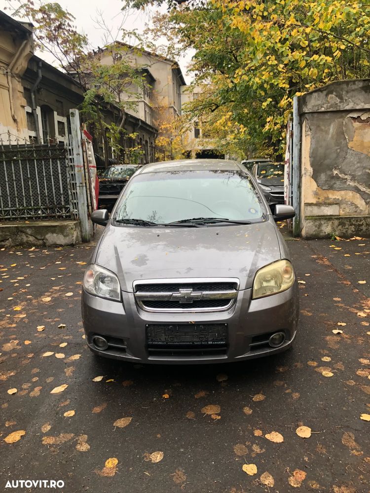 Dezmembrez Chevrolet Aveo gri argintiu 2007 1,4 benzina - 1