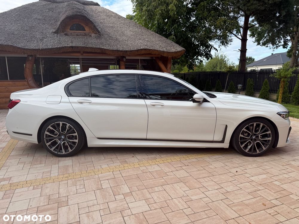 BMW Seria 7 740Li - 26