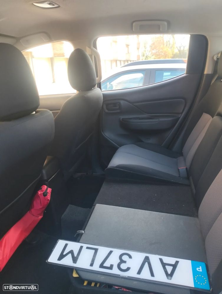 Mitsubishi L200 2.3 DI-D Space Cab Invite Strakar Look 4WD - 12