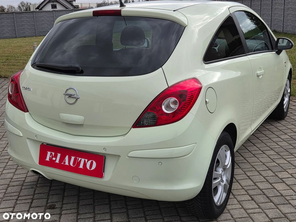Opel Corsa 2011 photo 4