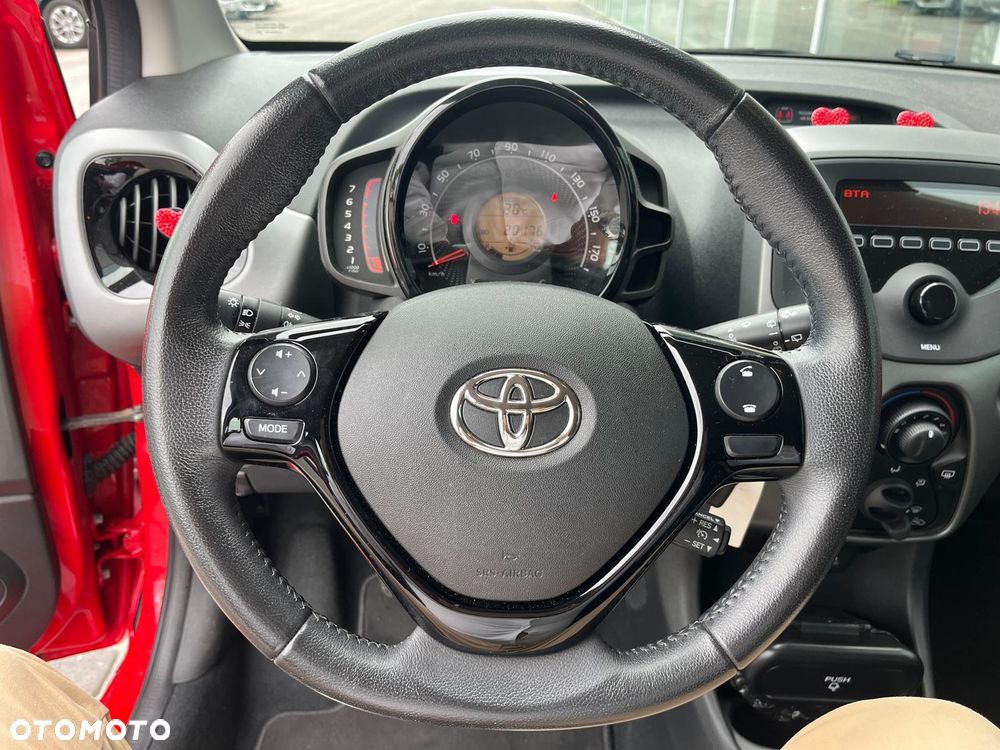 Toyota Aygo x-play - 6