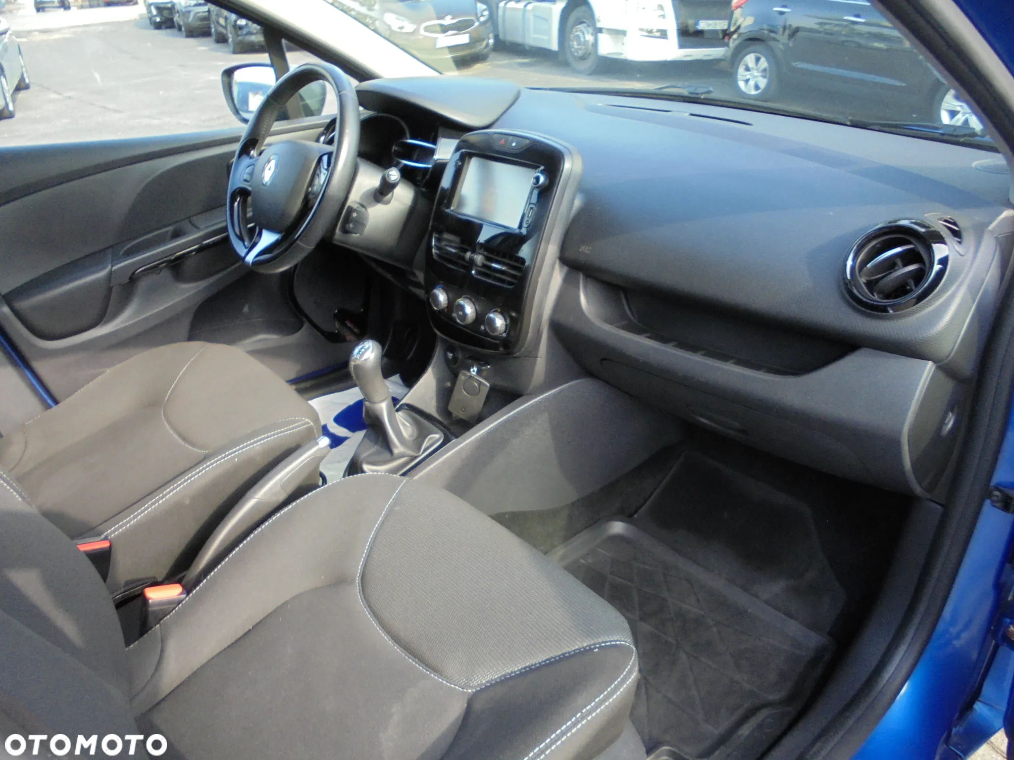 Renault Clio - 12