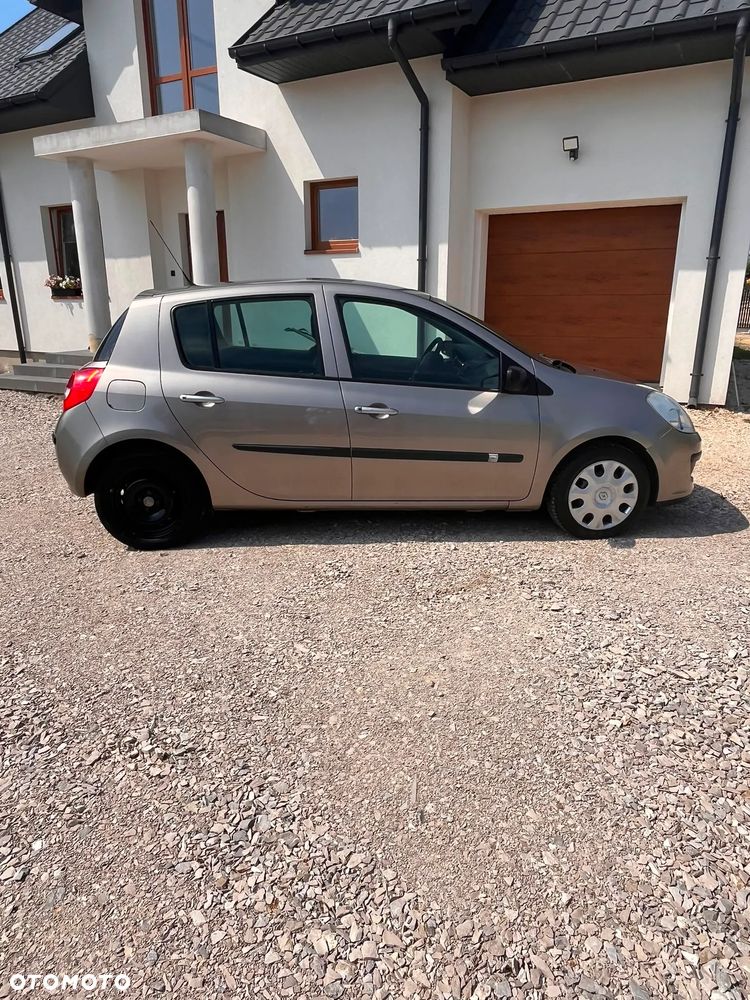 Renault Clio 1.5 dCi Authentique - 5