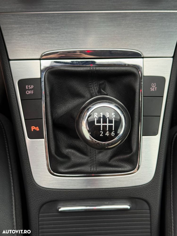 Volkswagen Passat 2.0 TDI DPF Highline - 15