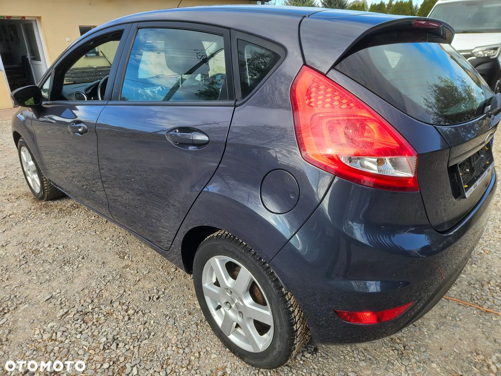 Ford Fiesta 1.25 Celebration - 24