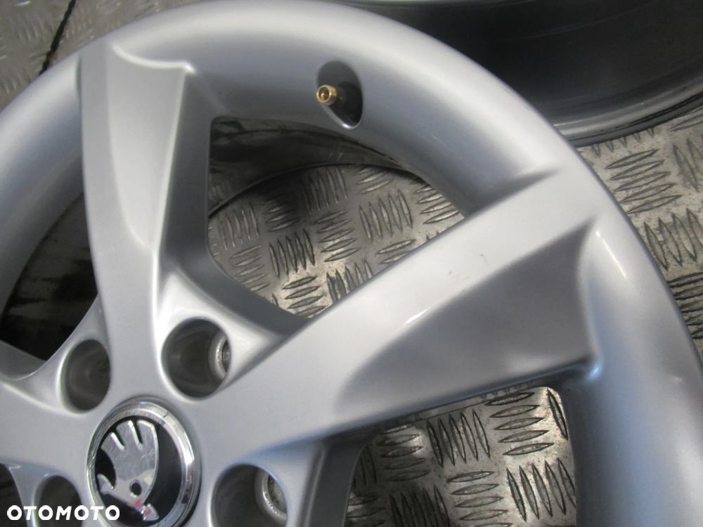 Felgi Skoda Octavia Kamiq Karoq Yeti 6,5Jx16 et43 5x112 - 6