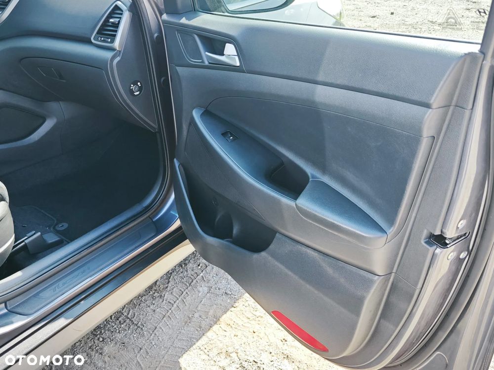 Hyundai Tucson blue 1.7 CRDi 2WD DCT Premium - 29