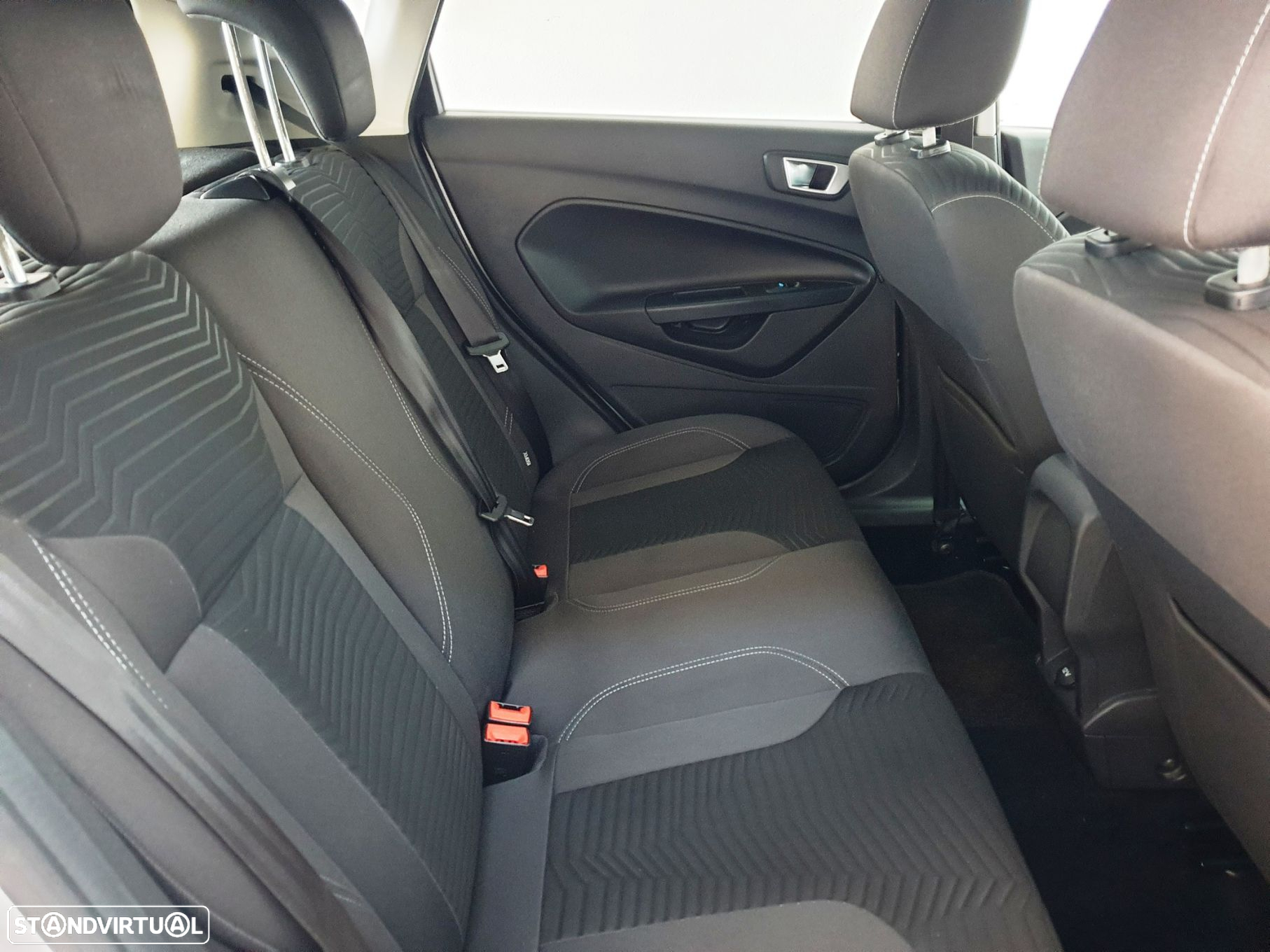 Ford Fiesta 1.0 T EcoBoost Titanium PowerShift - 20