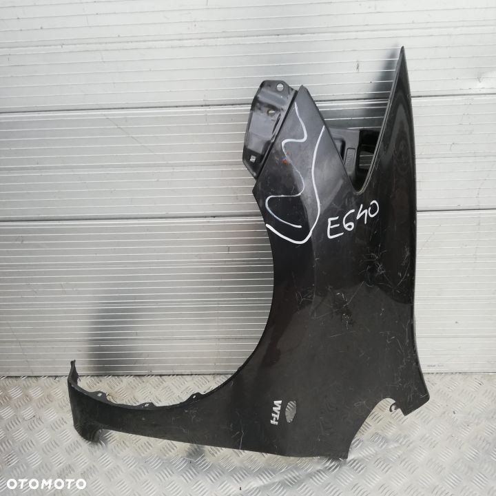 E640/F626/H6/H141/H499 LEWY BŁOTNIK TOYOTA AURIS 2006-10 - 1