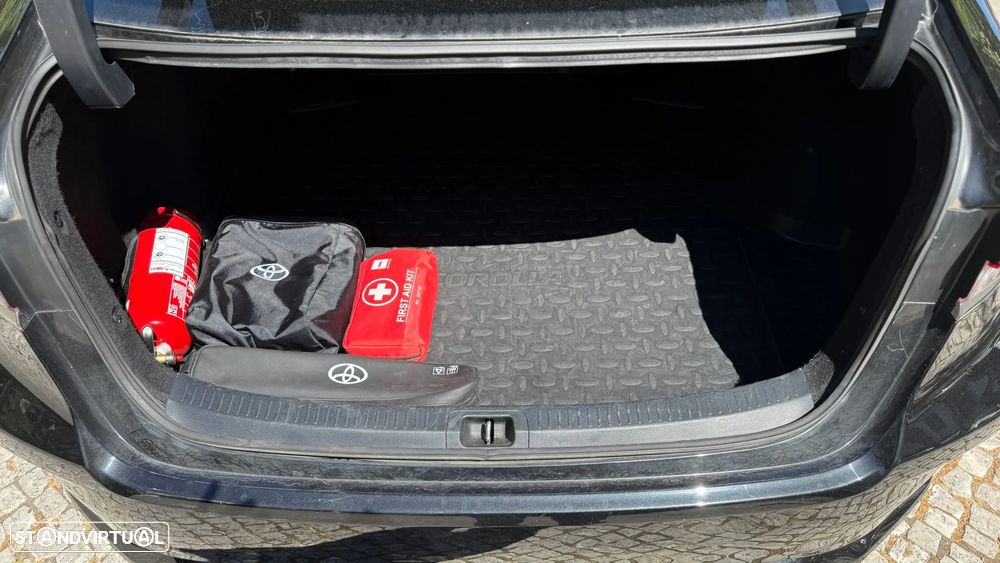 Toyota Corolla SD 1.8 Hybrid Exclusive - 14