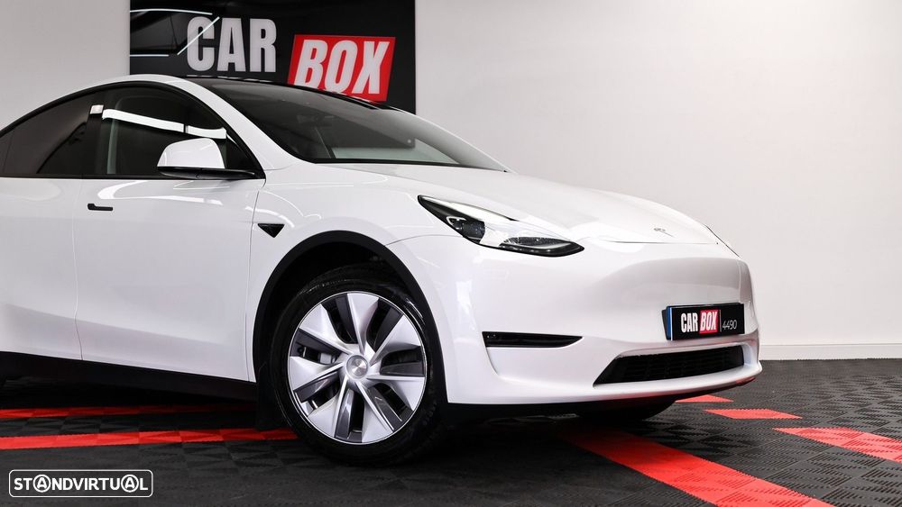 Tesla Model Y Long Range Dual Motor AWD - 2