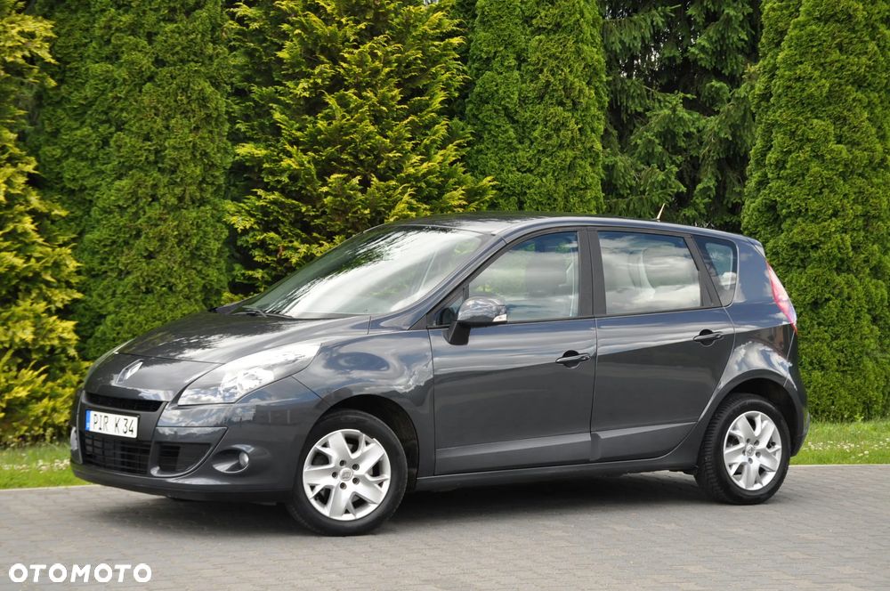 Renault Scenic 1.6 16V Luxe Privilege - 11