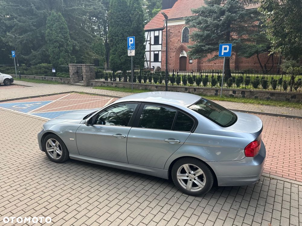 BMW Seria 3 318i - 7