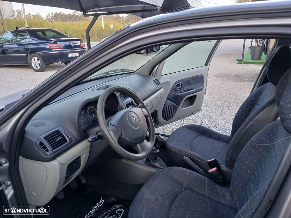 Renault Clio 1.2 16V Confort Authentique - 3