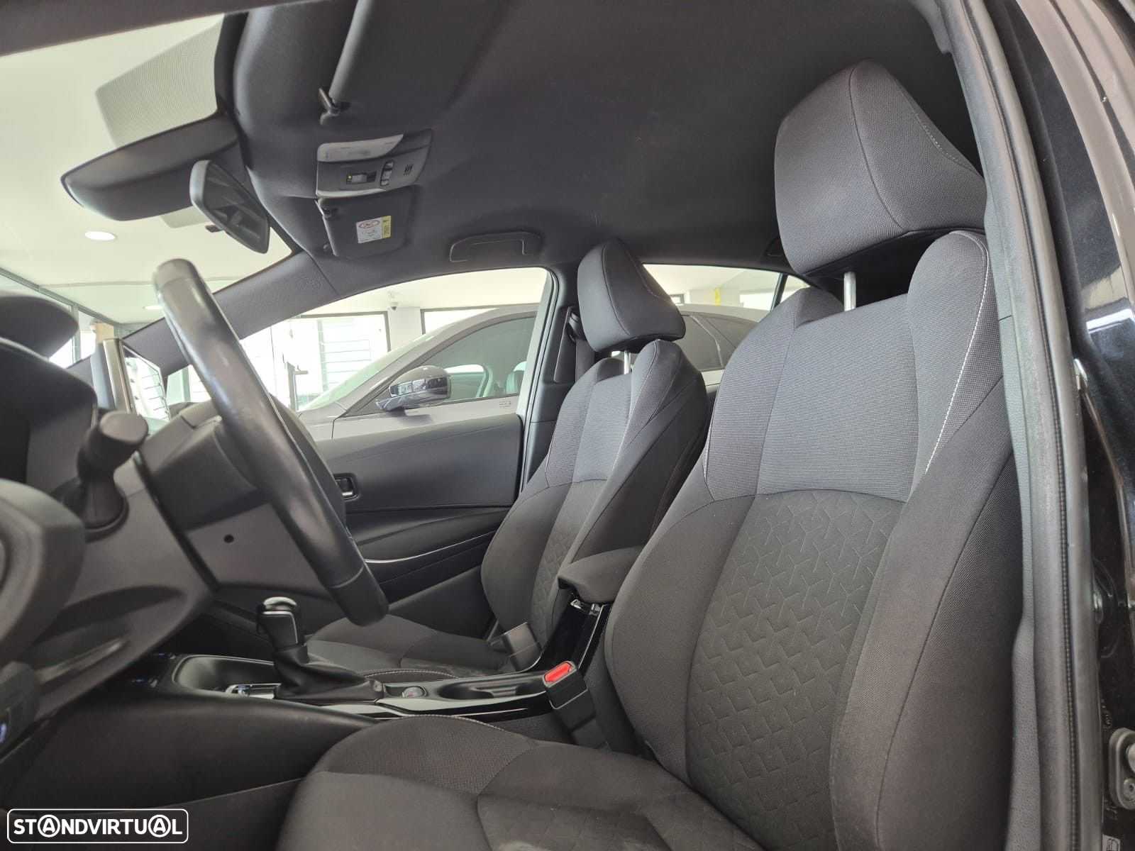 Toyota Corolla 1.8 Hybrid Comfort Plus - 10