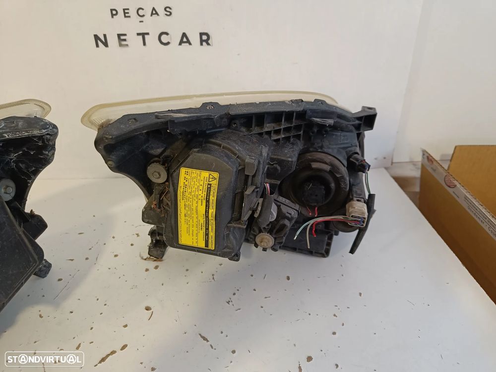 Farol óptica xenon Toyota Avensis 2005 - 3